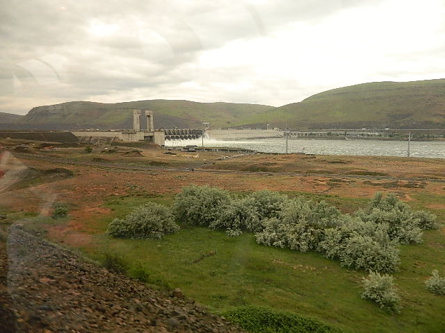 Oregon hydro dam